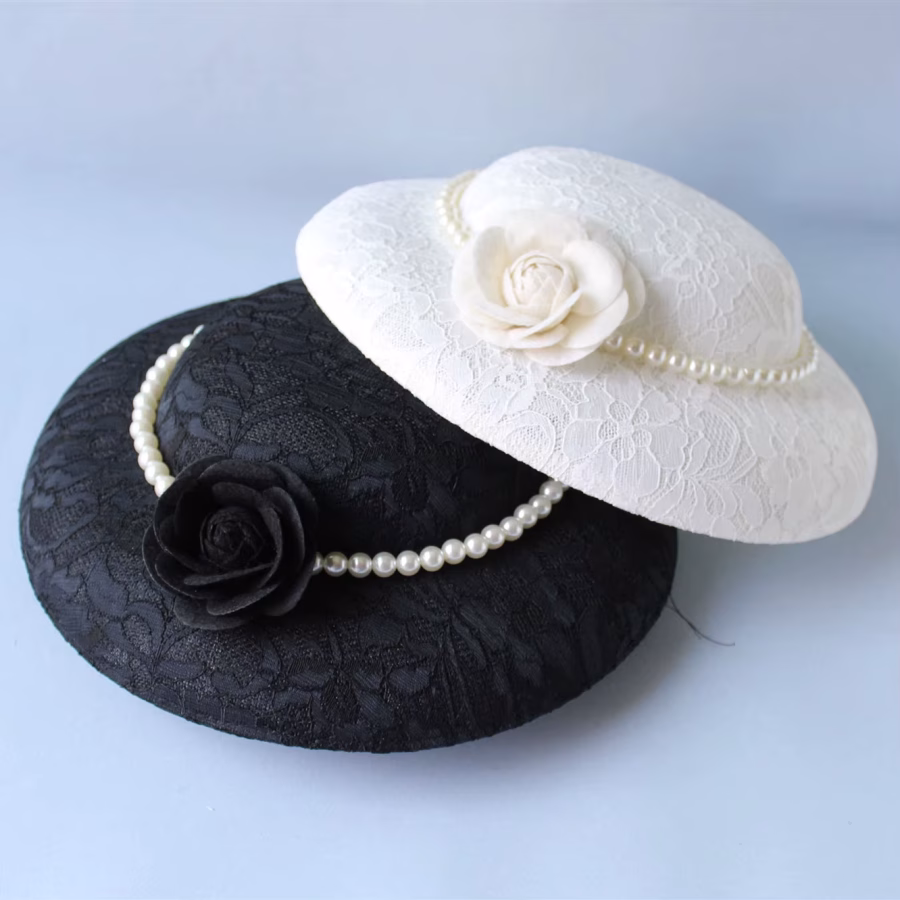 Chapeau de mariée à large bord
