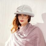 chapeau cloche en feutre avec bord roulé