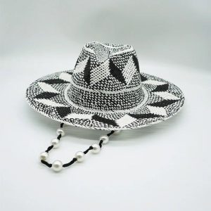 chapeaux de paille à motif gris noir