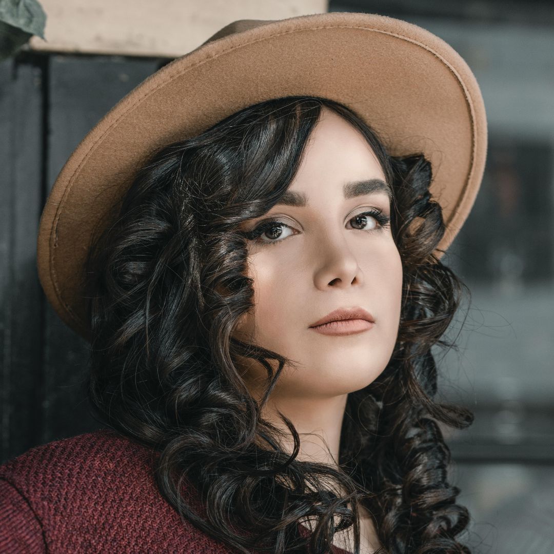 coiffure avec chapeau